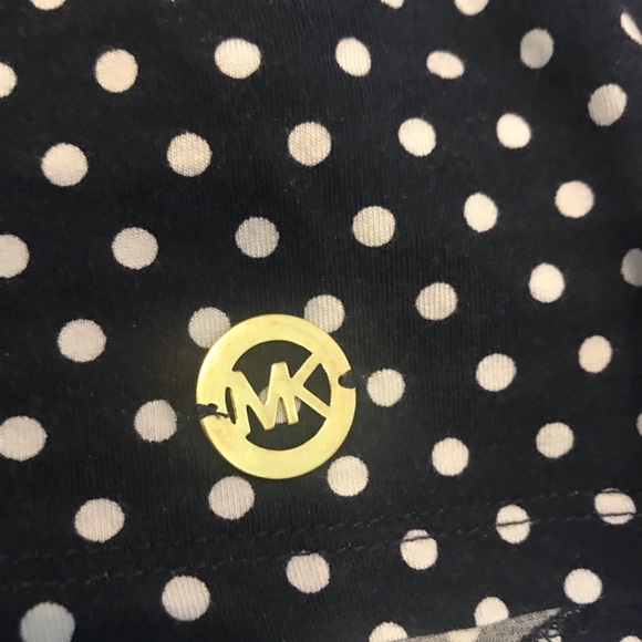 Top - Picture 2 of 4